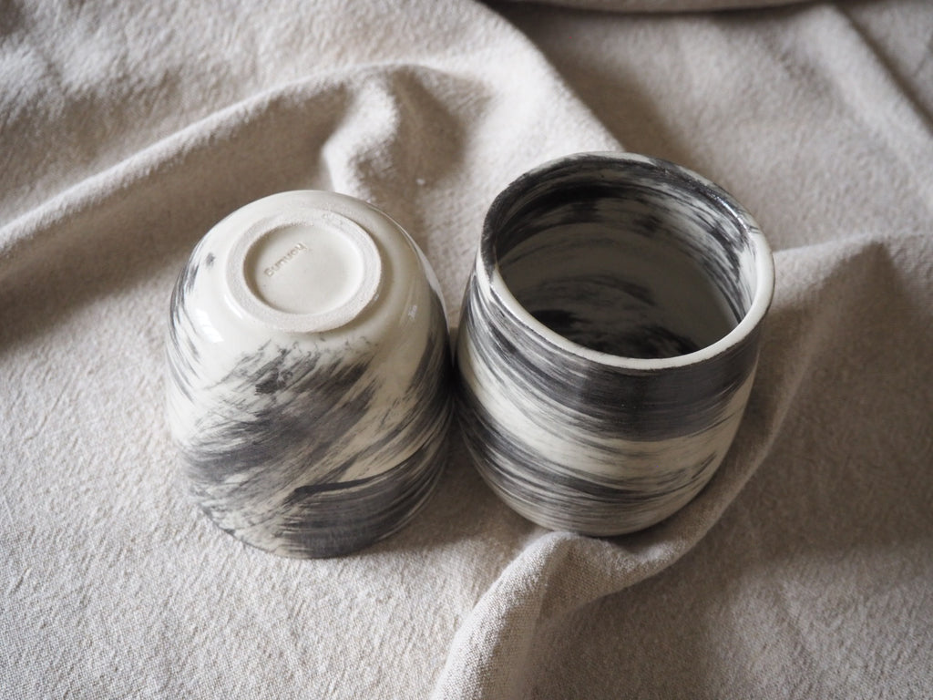 Tumbler With Black Strokes