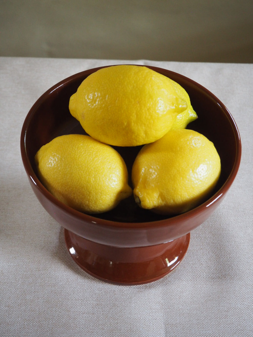Raised Serving Bowl Brown