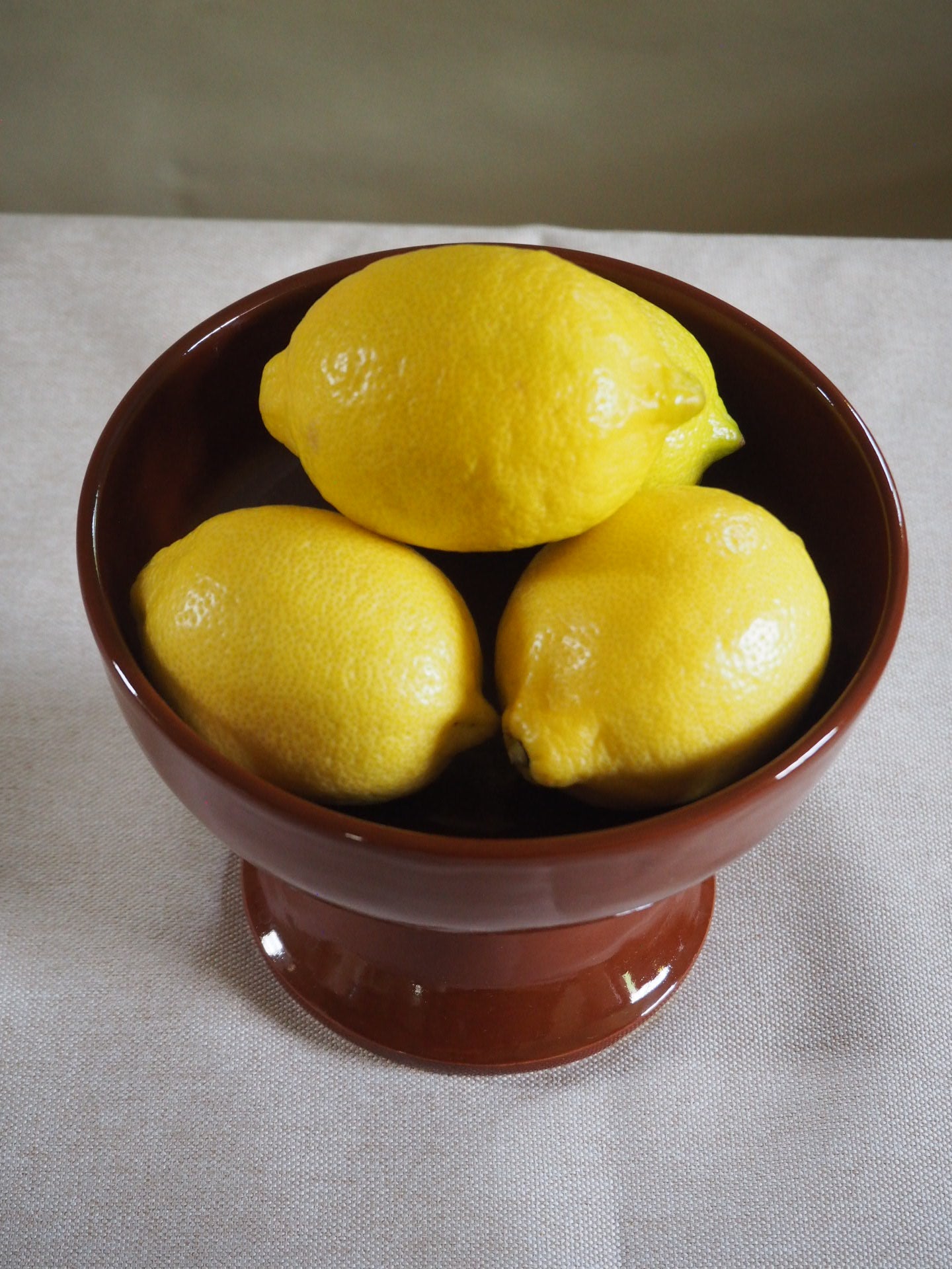 Raised Serving Bowl Brown